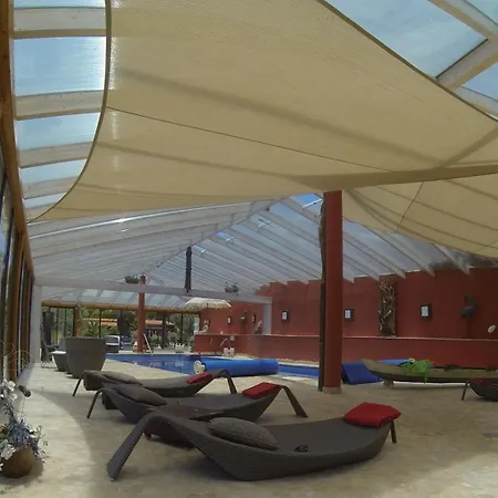 Mit Terrasse, Pool Und Garten